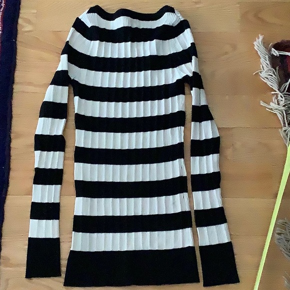 Pink Rose Striped Ribbed Long Sleeve Top SZ M NWT! - Picture 5 of 5